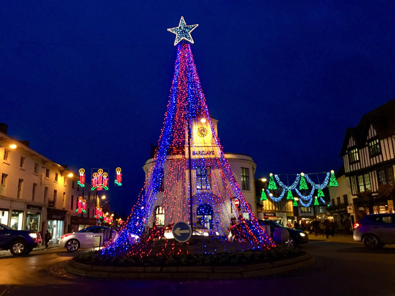 Dates and times for Christmas light switch-ons in Warwick district